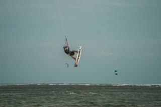 Kite Jumping Basics: Taking Your First Jumps Safely in Essaouira