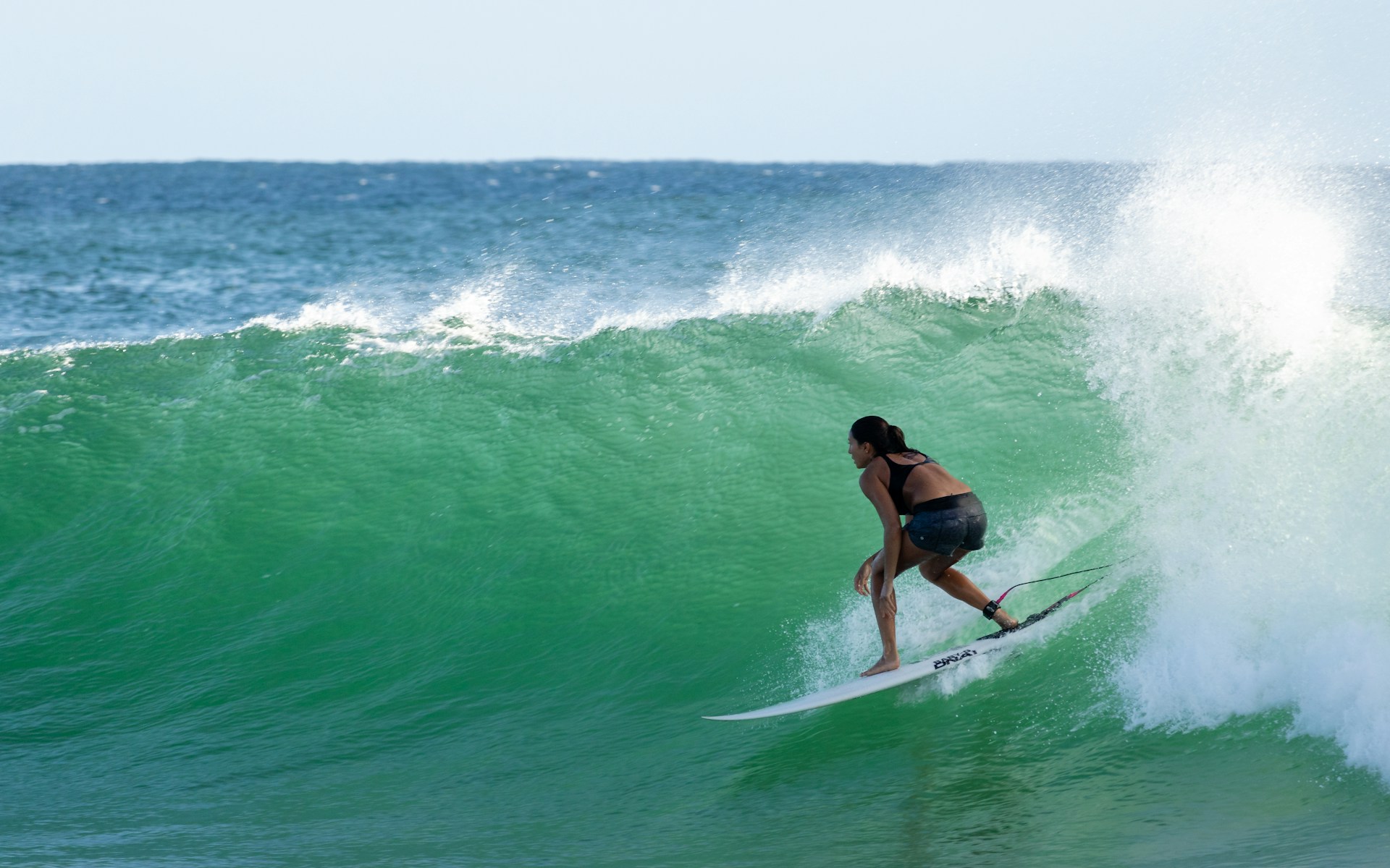 Wetsuit Guide for Essaouira 2026: Which Thickness for Surfing & Kitesurfing?