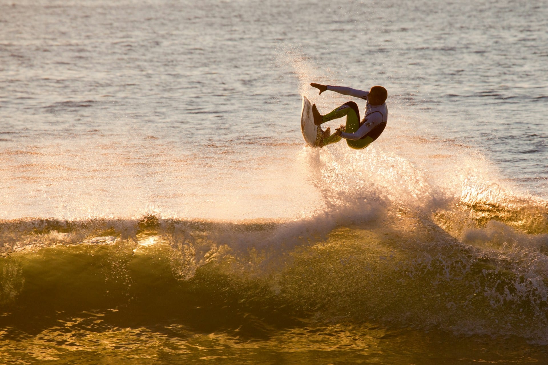 Mastering the Pop-Up: Essential Surf Technique for Essaouira Waves